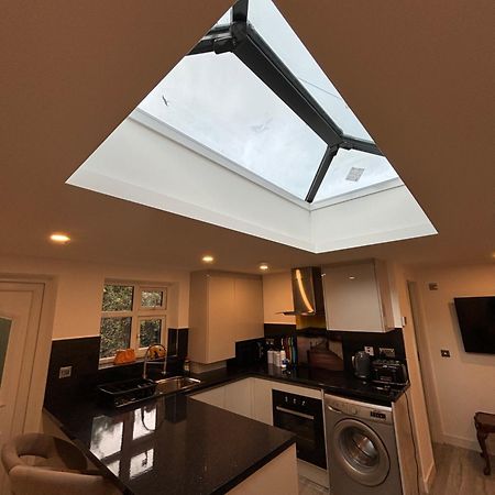 Newly Build 2Br Property With Free Parking High Wycombe Buitenkant foto
