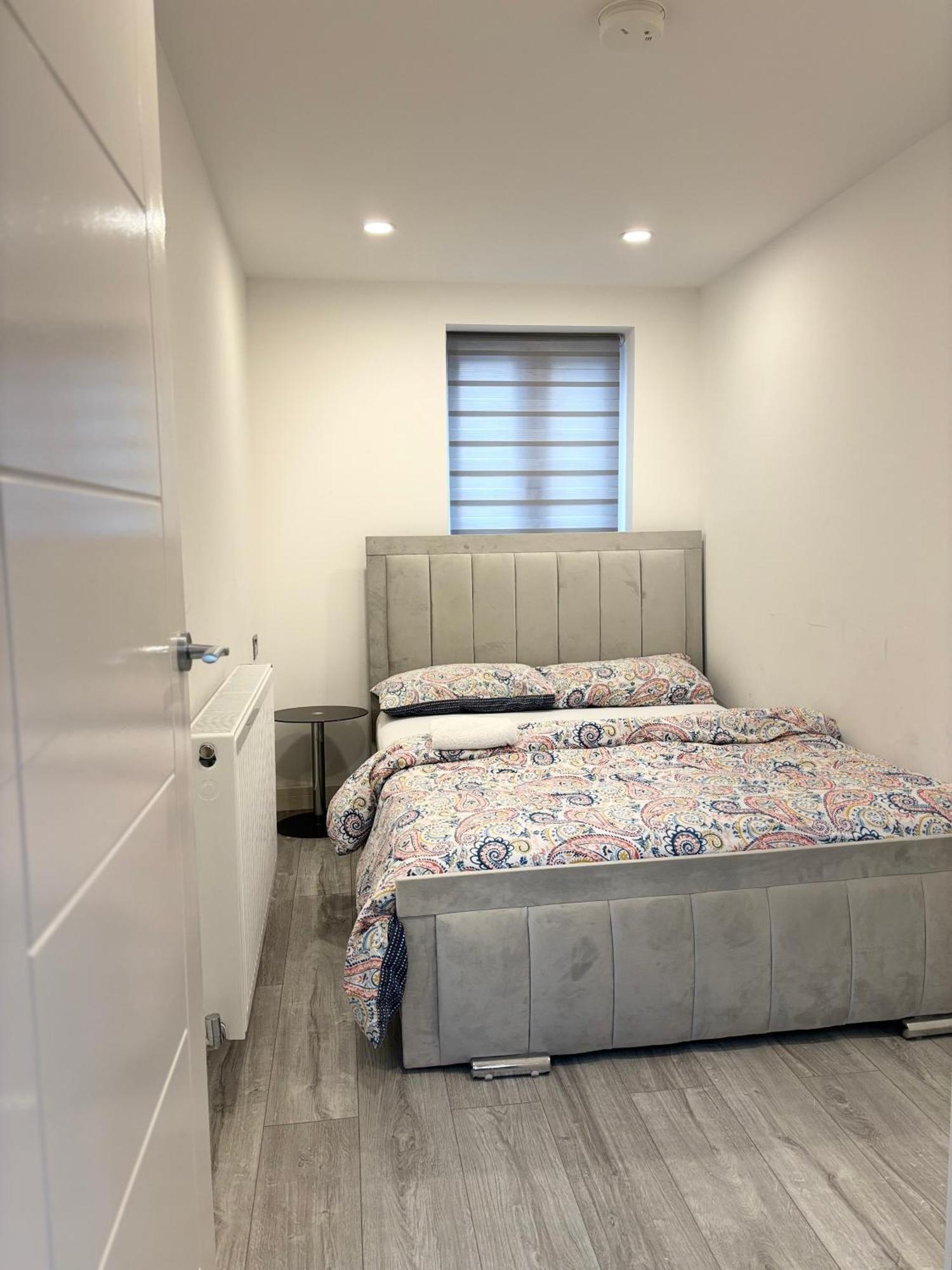Newly Build 2Br Property With Free Parking High Wycombe Buitenkant foto