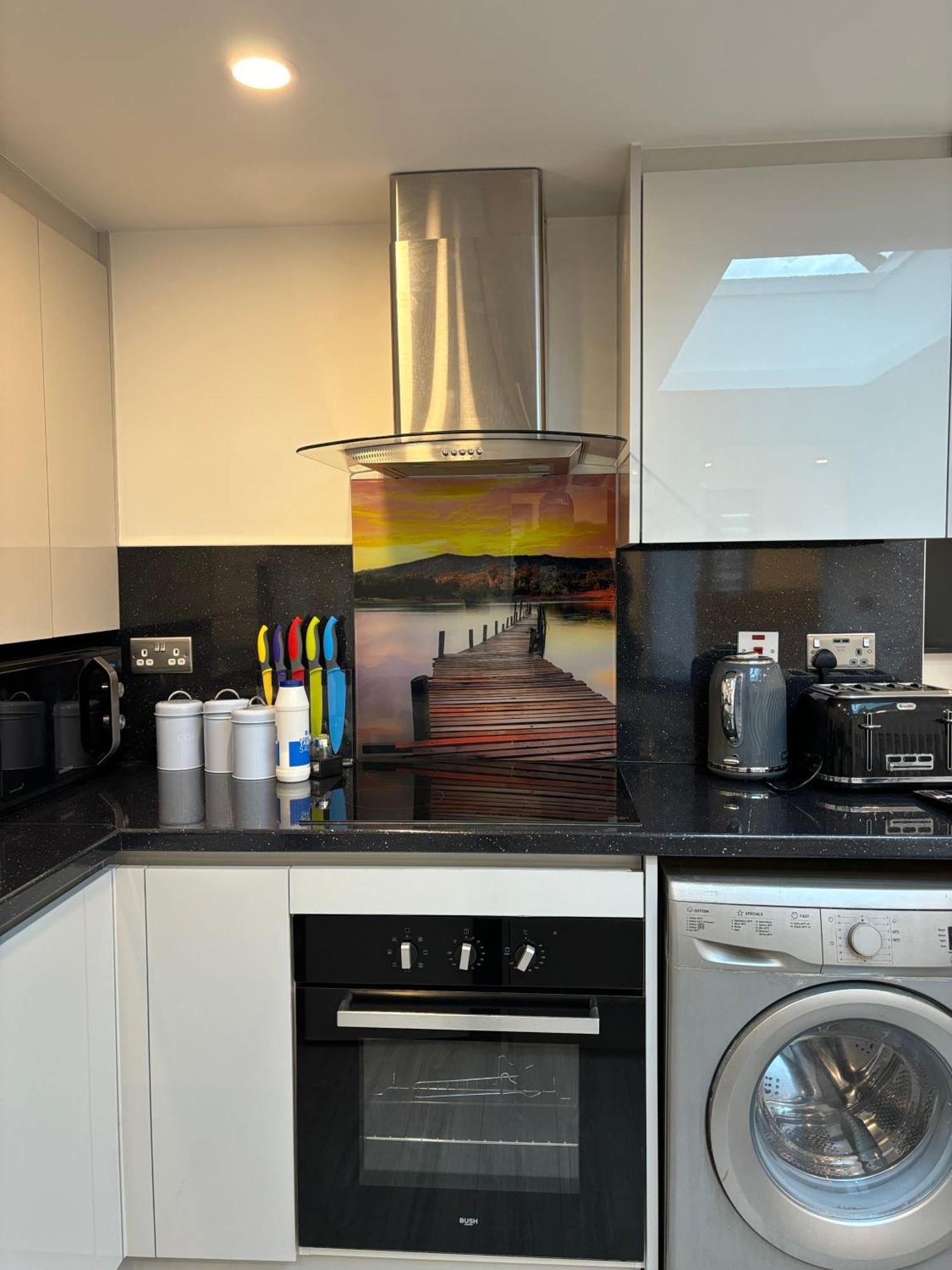 Newly Build 2Br Property With Free Parking High Wycombe Buitenkant foto