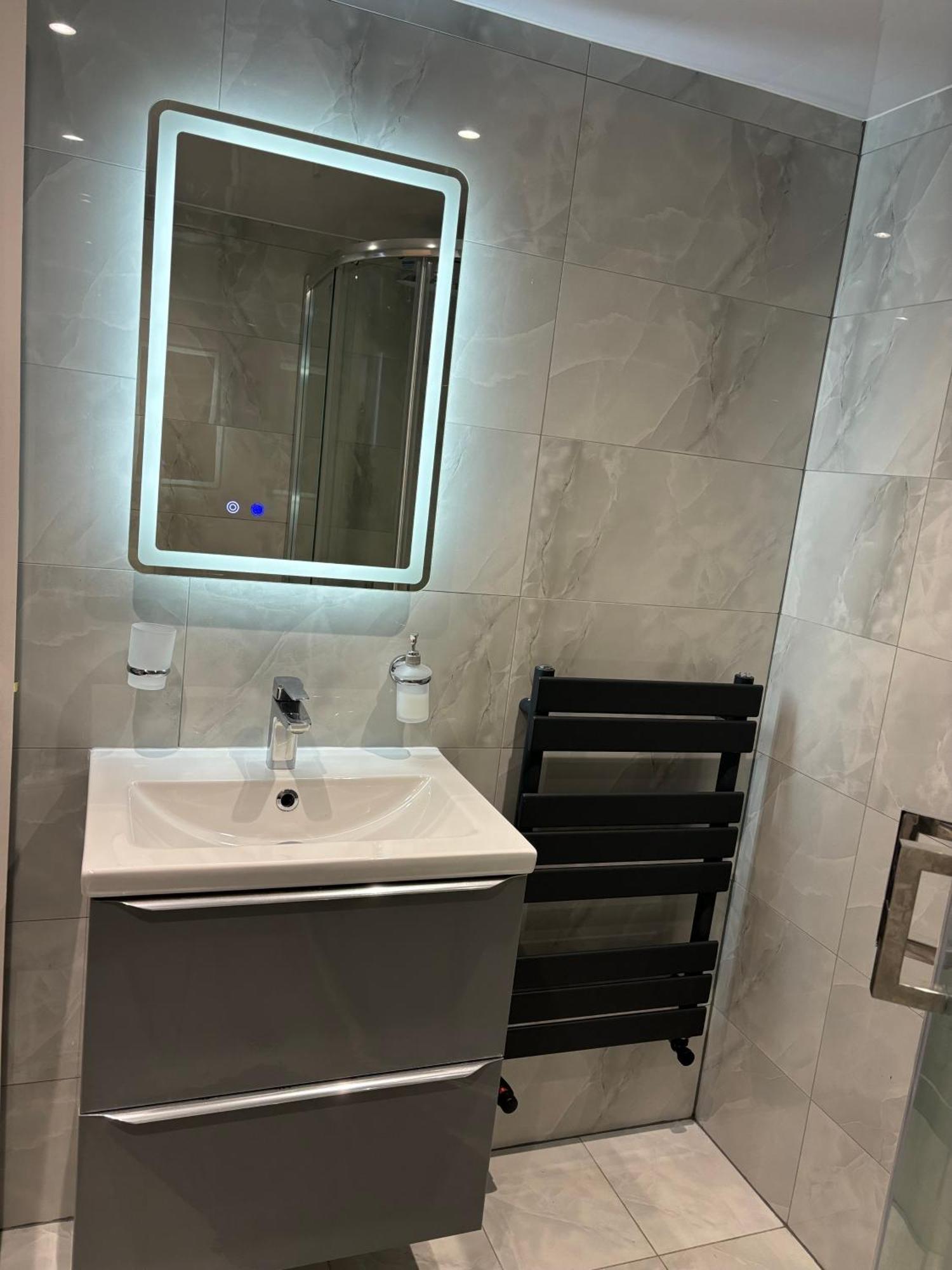 Newly Build 2Br Property With Free Parking High Wycombe Buitenkant foto